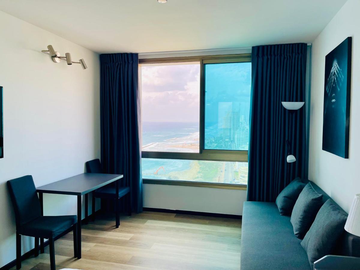 C Tower Apartments Netanya Esterno foto