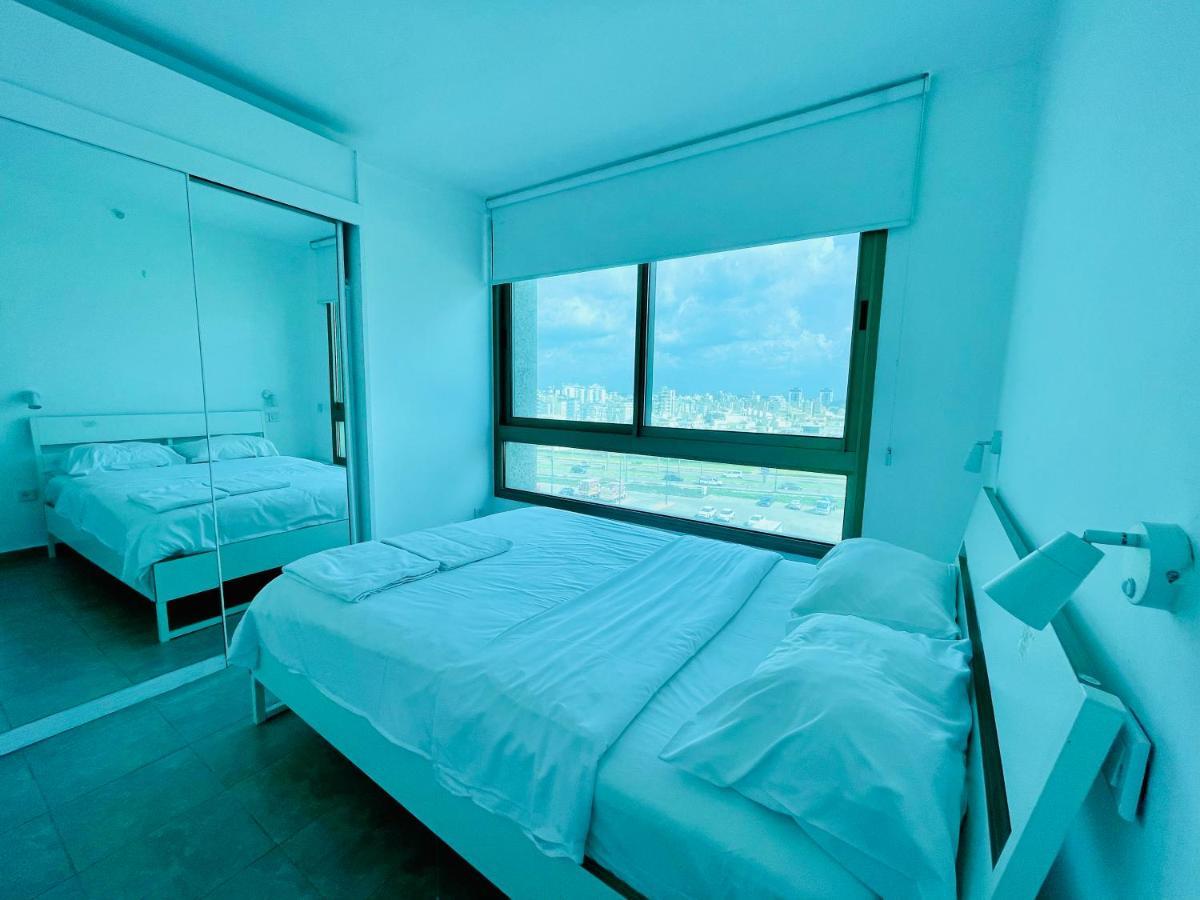 C Tower Apartments Netanya Esterno foto