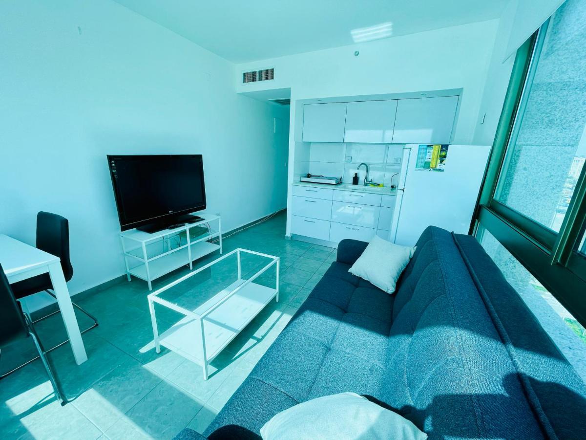 C Tower Apartments Netanya Esterno foto
