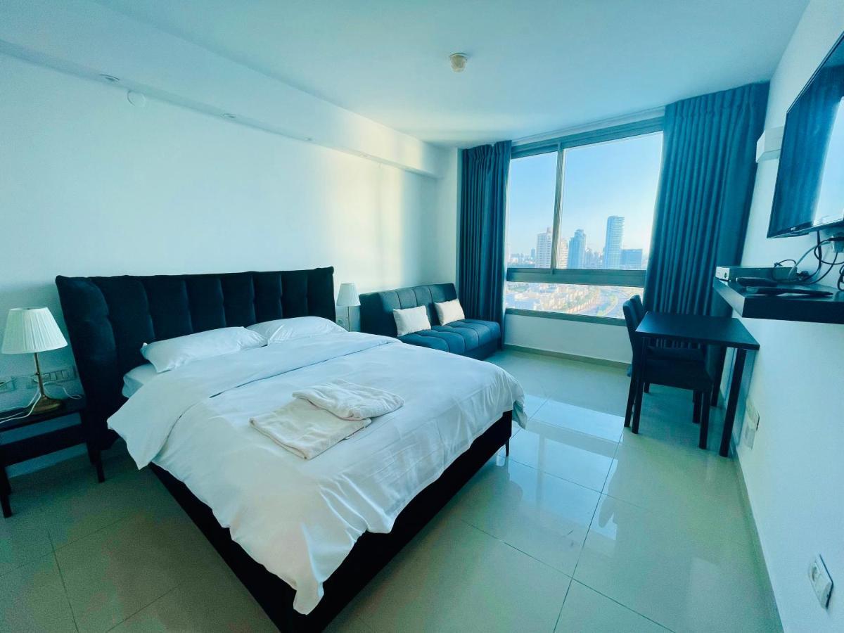 C Tower Apartments Netanya Esterno foto
