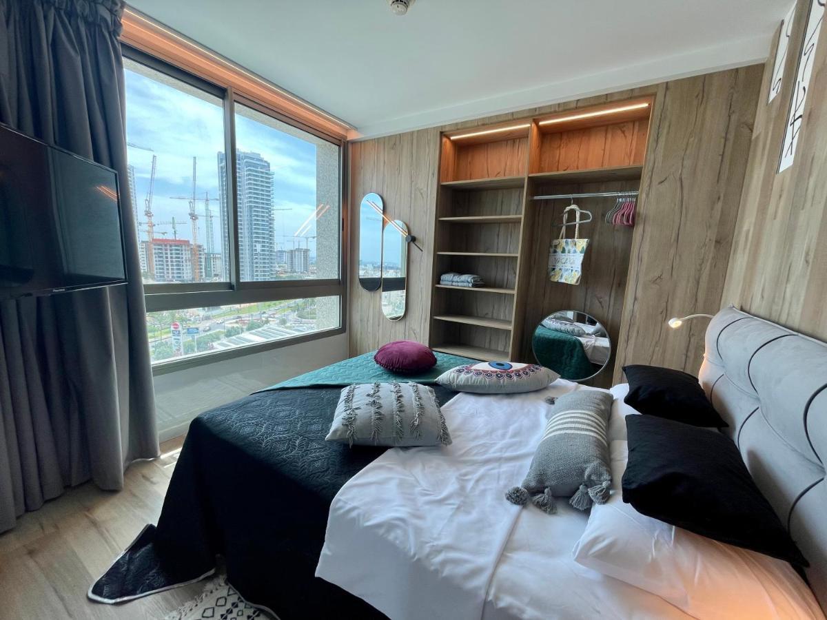 C Tower Apartments Netanya Esterno foto