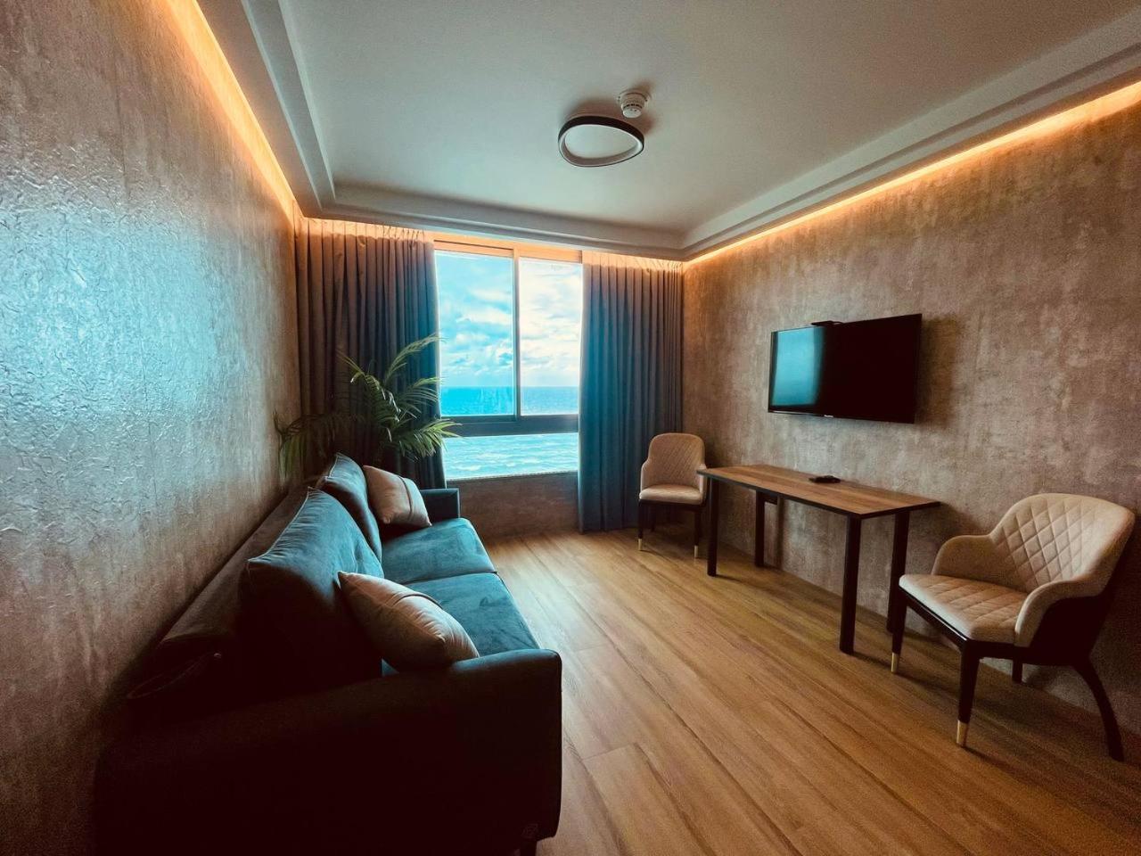 C Tower Apartments Netanya Esterno foto