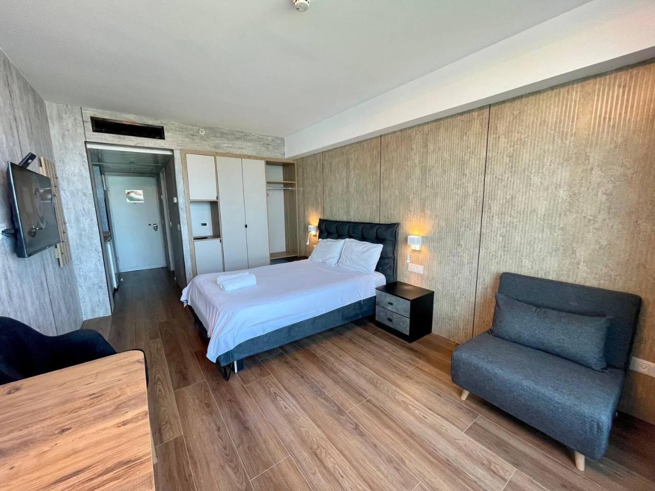 C Tower Apartments Netanya Esterno foto